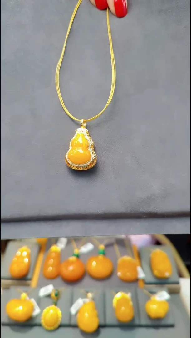 【闪购商品】蜜蜡颈饰银S925镀金镶嵌H167蜜蜡吊坠赠项圈