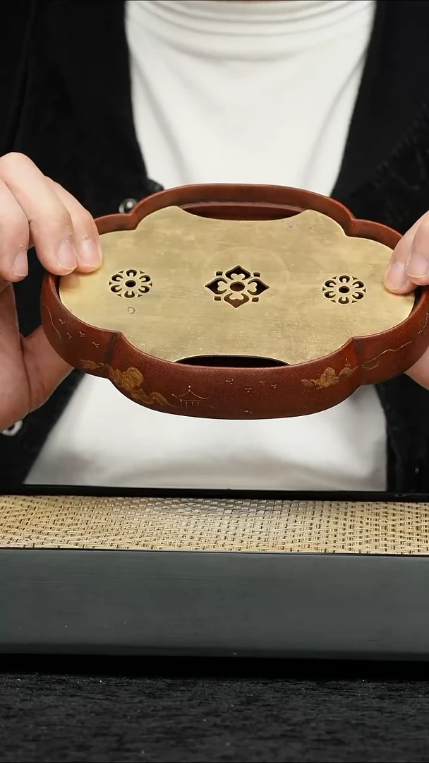 茶壶紫砂海棠壶承-泥绘