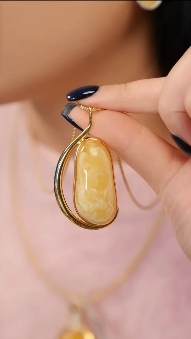 蜜蜡吊坠(赠链)银S925镶嵌孤品白蜡吊坠