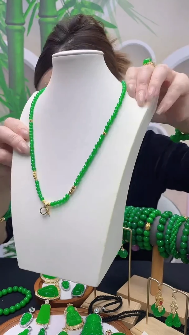 颈饰14K金镶嵌翡翠D05