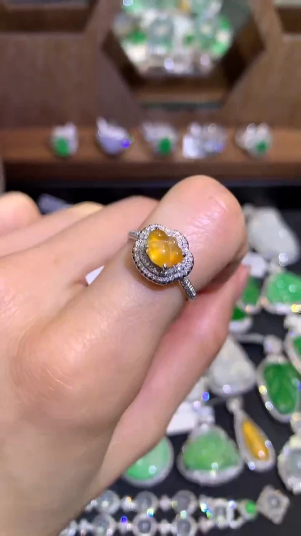 【闪购商品】翡翠吊坠(不含链)18K金镶嵌戒指