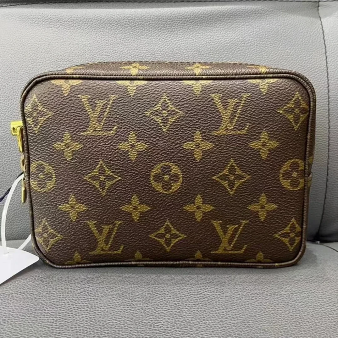 99新 LouisVuitton/路易威登 米兰/洗漱18米兰S