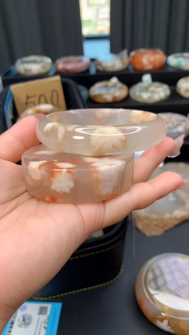 石英质玉手镯未镶嵌赠送镯心（圈口65