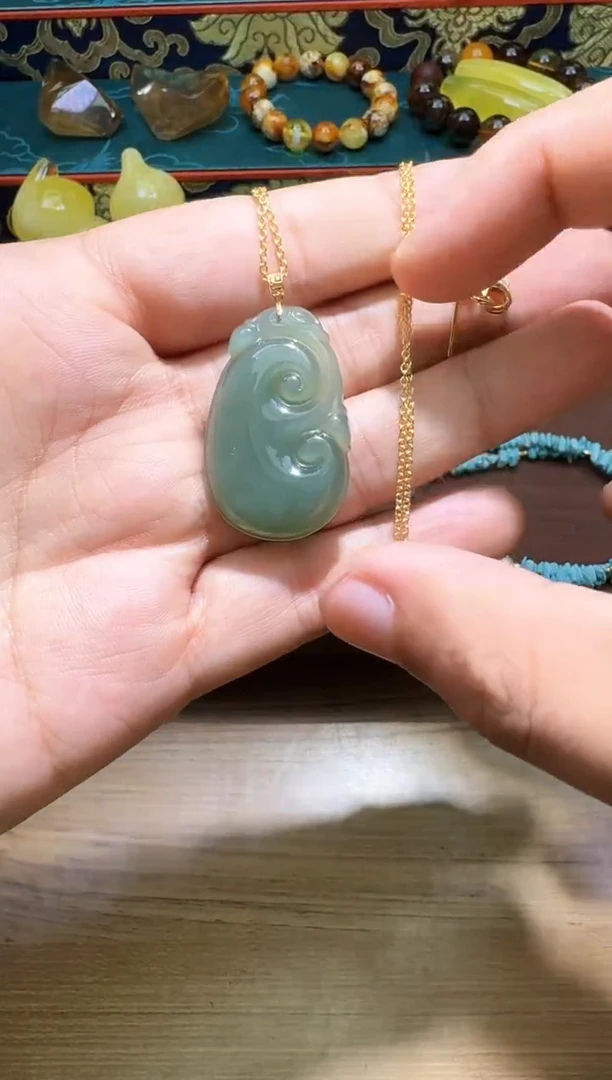 18K金镶嵌戒指和田玉多样性发一件 674