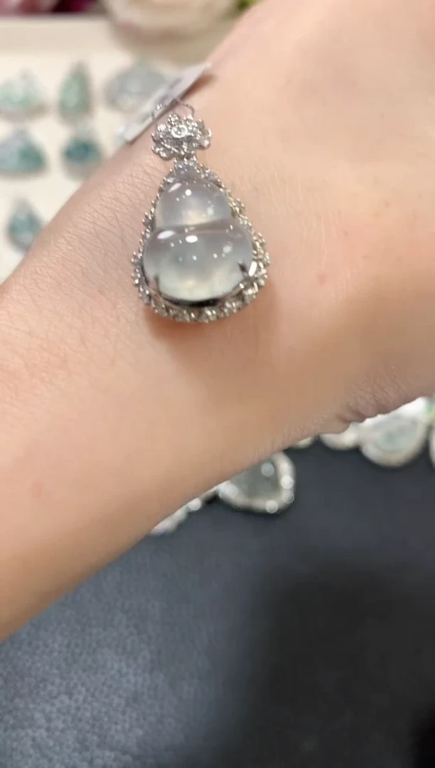 吊坠(不含链)18K金镶嵌翡翠a62