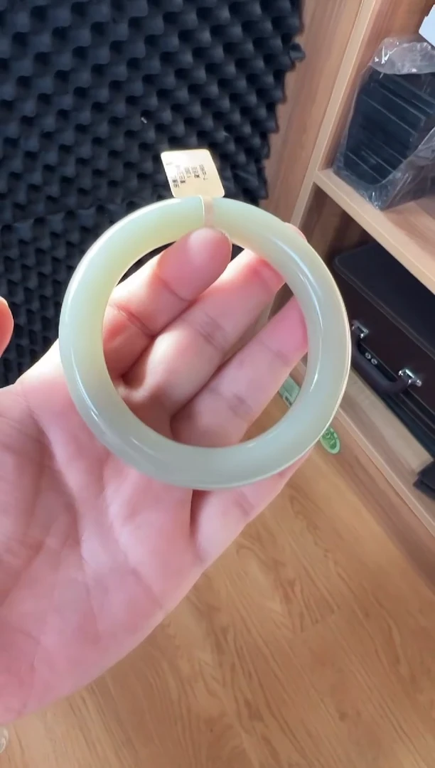 未镶嵌手镯和田玉保****升且末料青白玉手镯58+