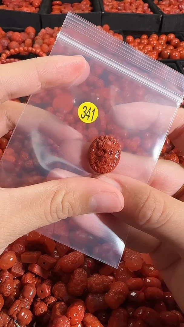 颈饰未镶嵌南红玛瑙1