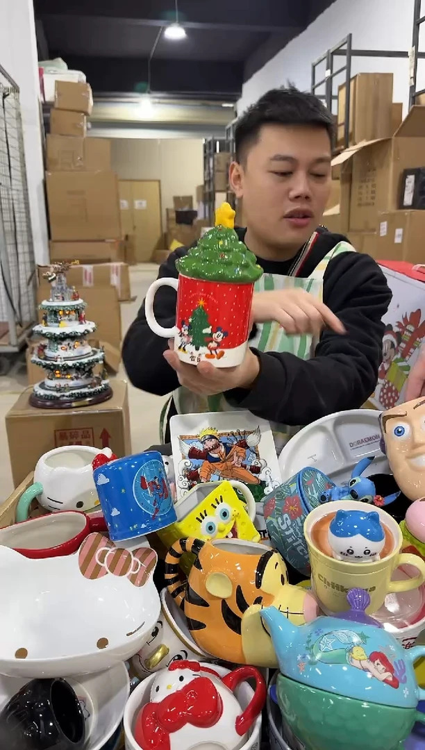 瓷片03款圣诞树米奇带盖杯