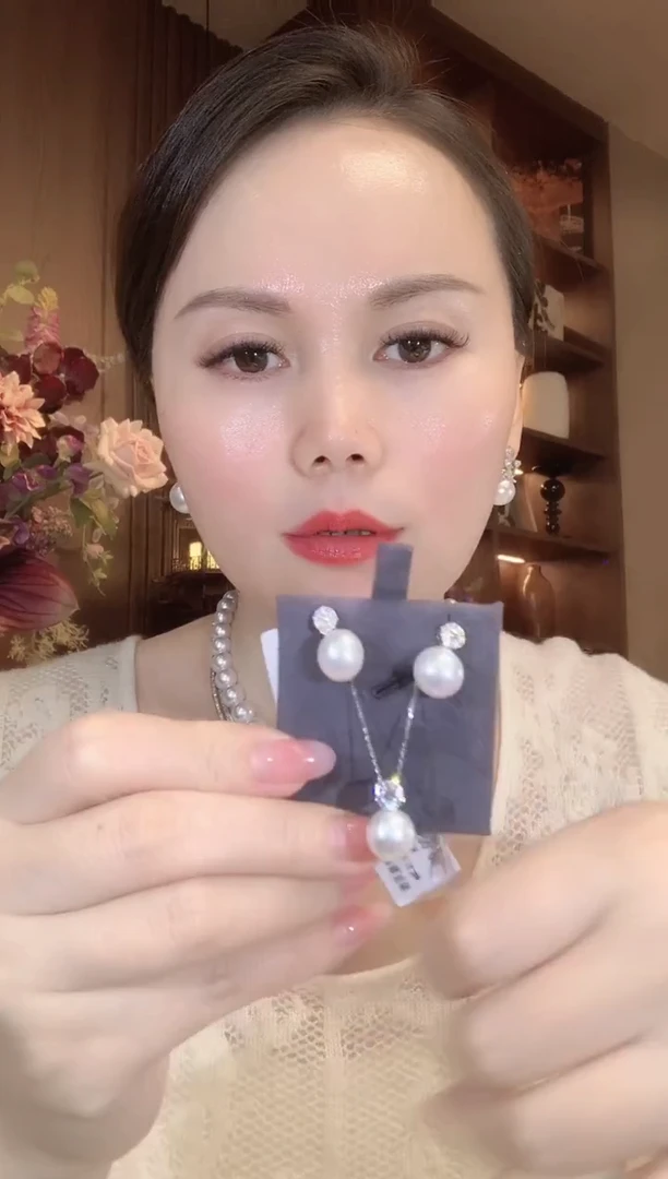 18K金镶嵌一套海水珍珠D54