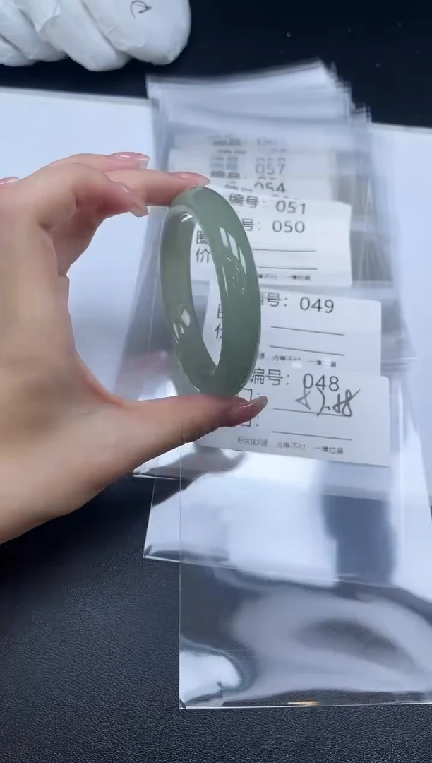 未镶嵌手镯石英质玉048-5758