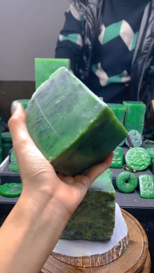 未镶嵌和田玉珠宝半成品1