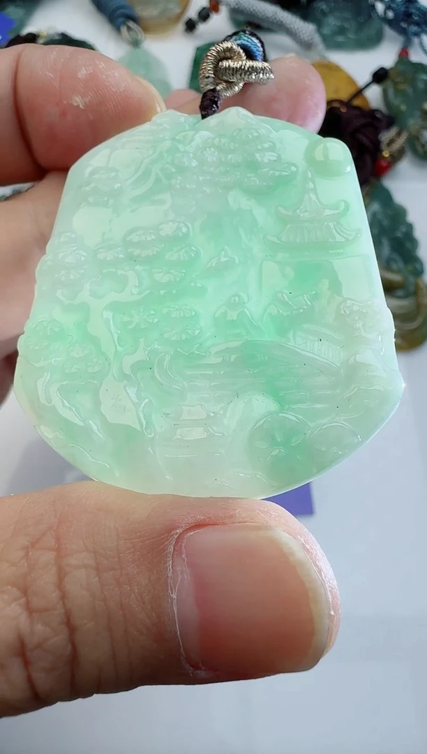 【闪购商品】翡翠颈饰未镶嵌1111111111