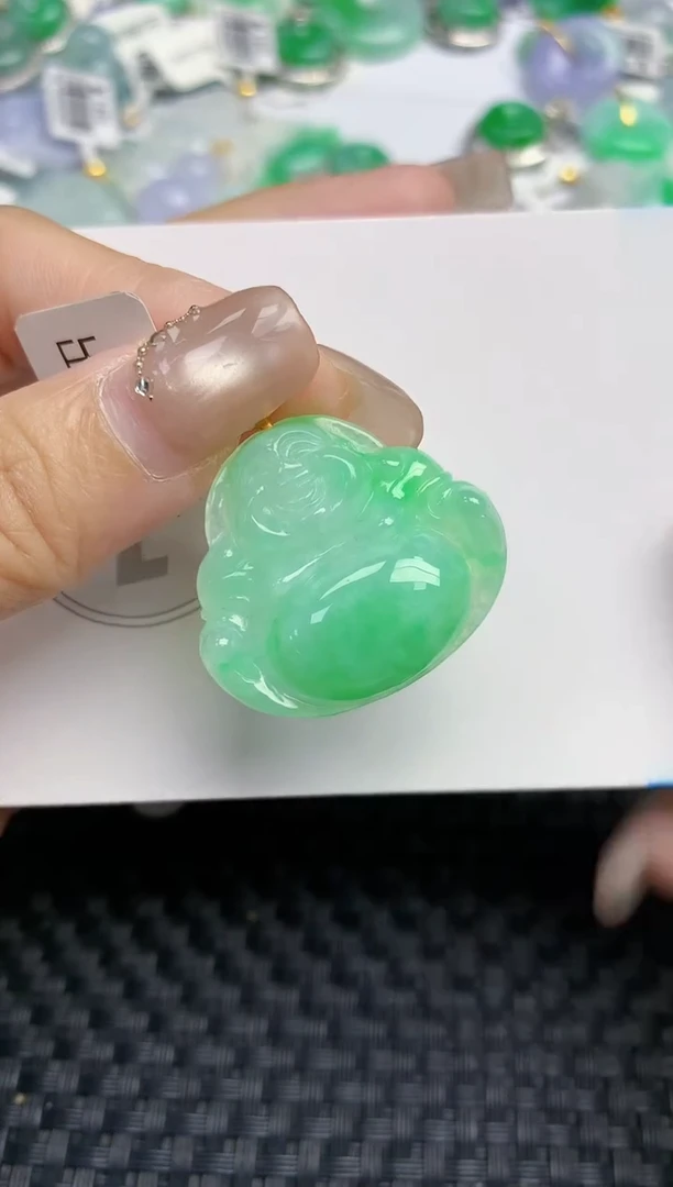 颈饰18K金镶嵌翡翠 天然缅甸A货翡翠百元以上9元证书费自理