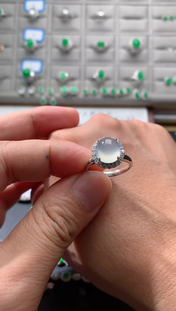 18K金镶嵌戒指翡翠18K翡翠