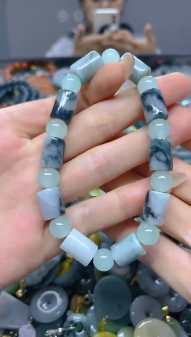 颈饰未镶嵌翡翠8MM/ T /翡翠A货，一件也是批发价