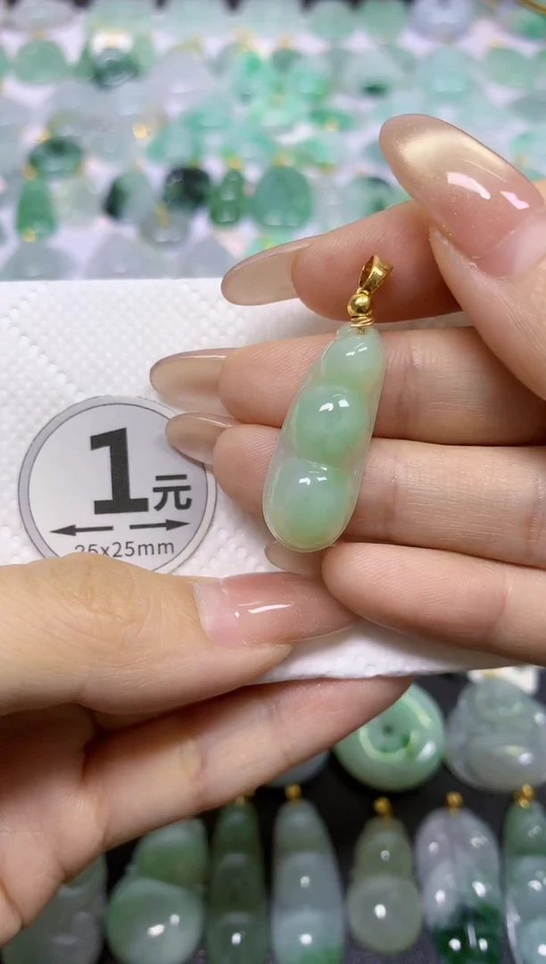 颈饰未镶嵌翡翠天然翡翠A货