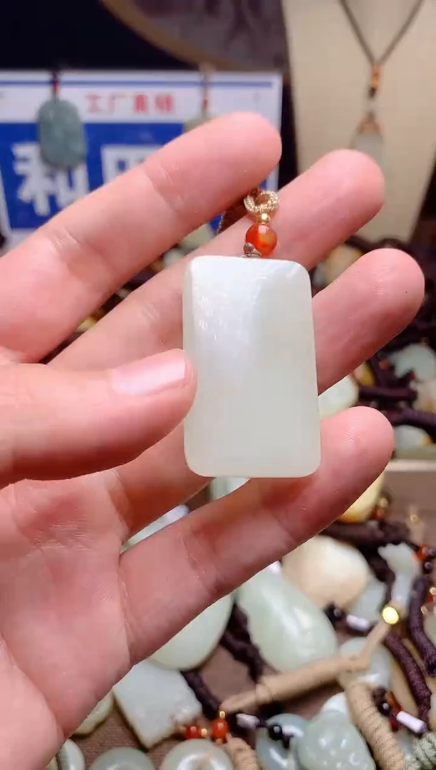 和田玉未镶嵌颈饰1