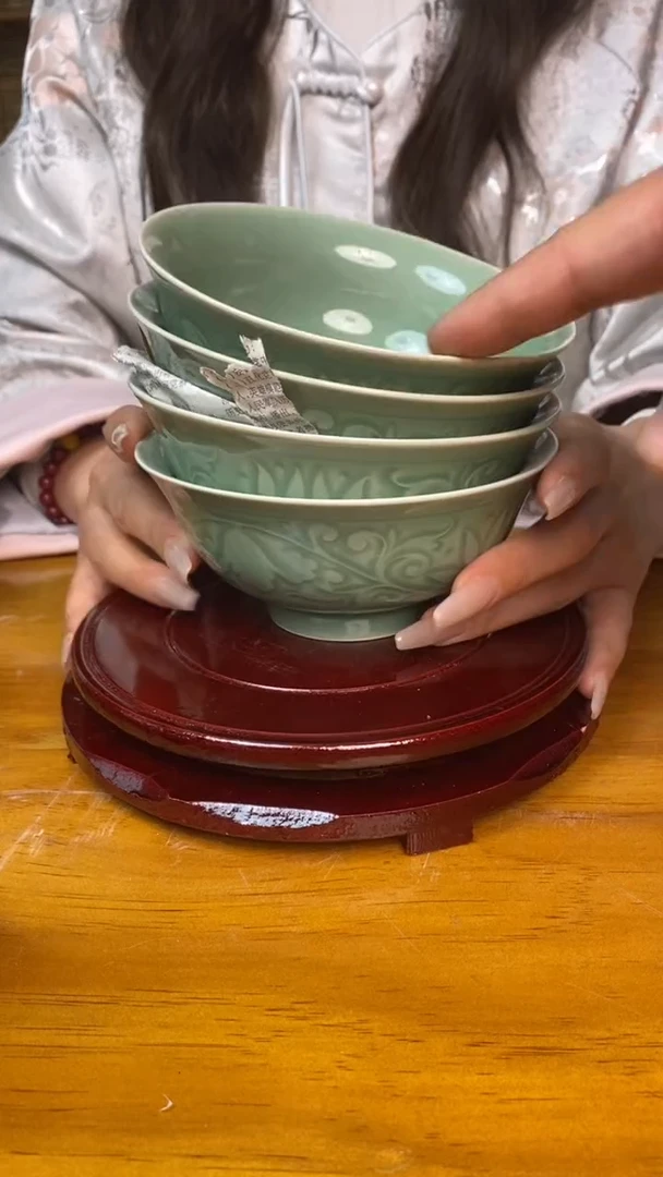 瓶青瓷莲纹碗微瑕原矿