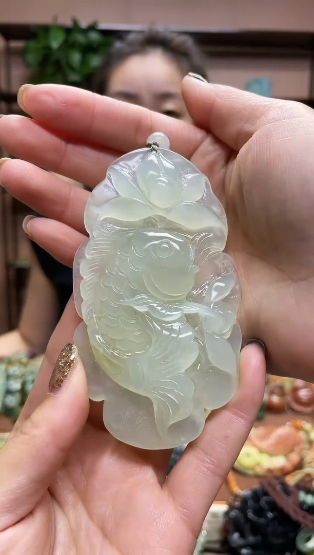 未镶嵌蛇纹石玉颈饰·