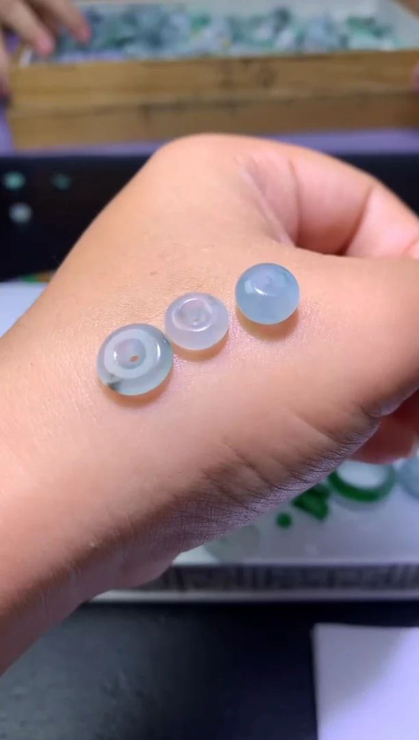 未镶嵌定制翡翠毛货