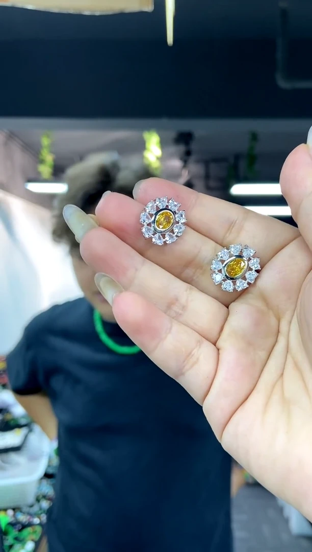 未镶嵌耳饰水晶多样性发其一颜色微差