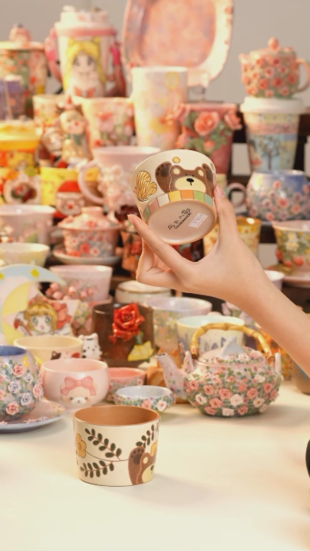 摆件陶景德镇釉下彩手绘设计师款陶瓷