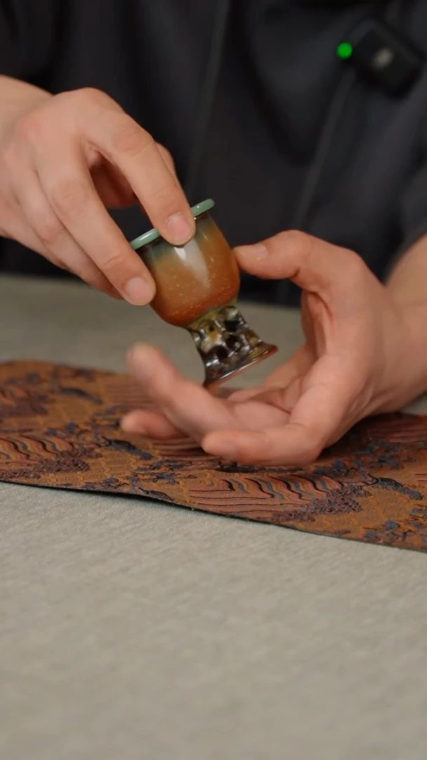 【闪购商品】212-2小太湖石杯（黄柯手签）