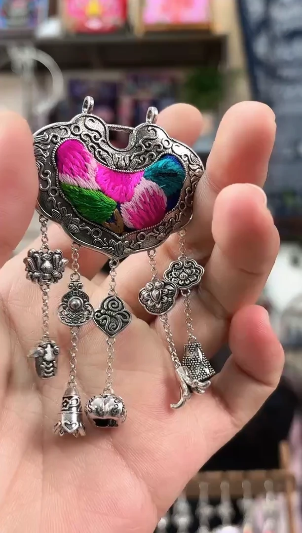 织绣民族风非遗老绣苗银饰品583