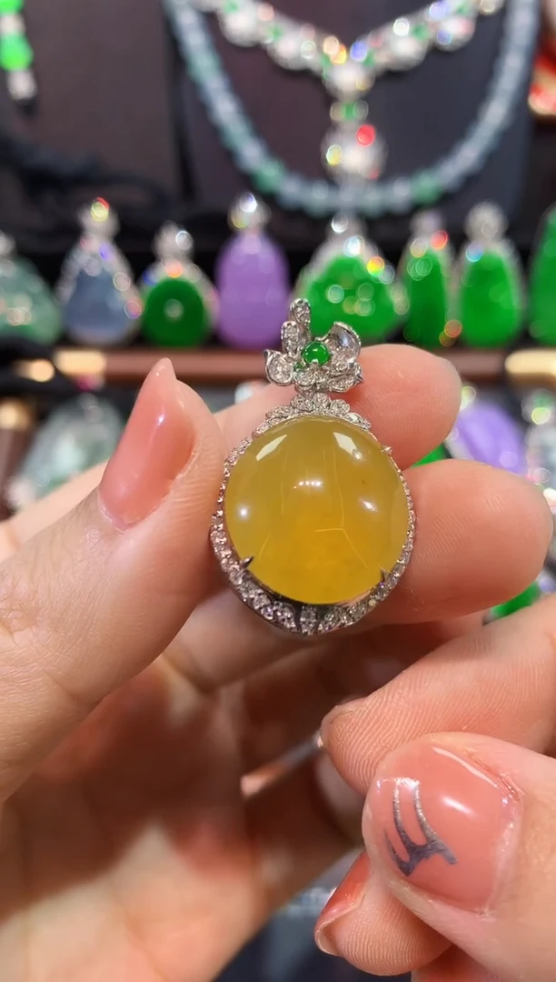 吊坠(不含链)18K金镶嵌翡翠吊坠