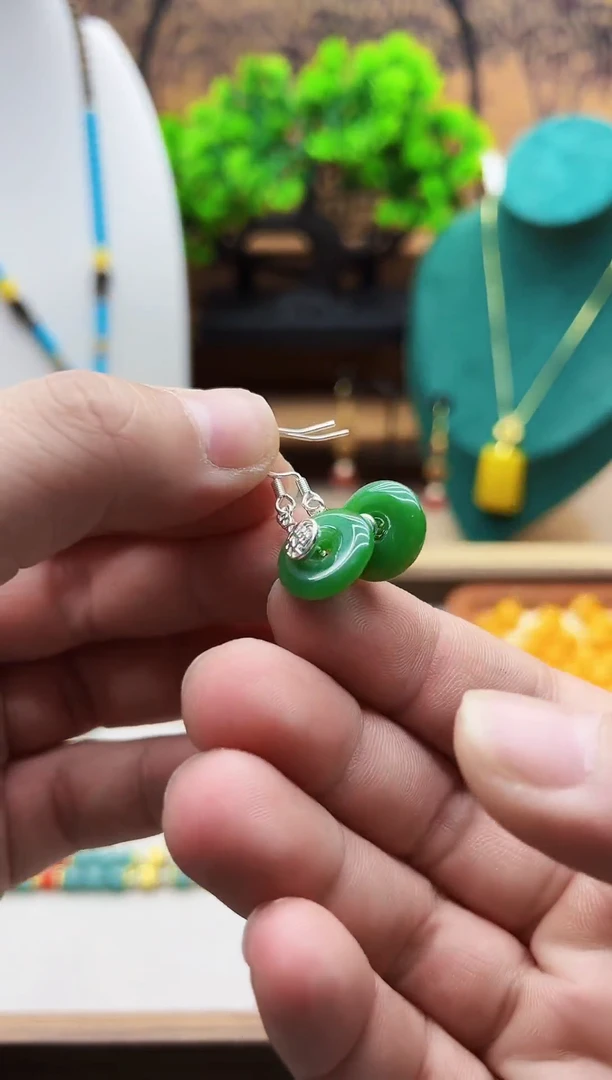 【闪购商品】和田玉耳饰银S925镶嵌E260