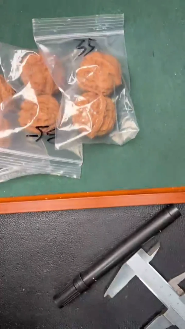 文玩核桃把件35铁狮子