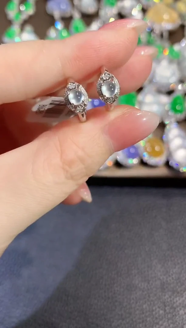 18K金镶嵌翡翠耳饰A12