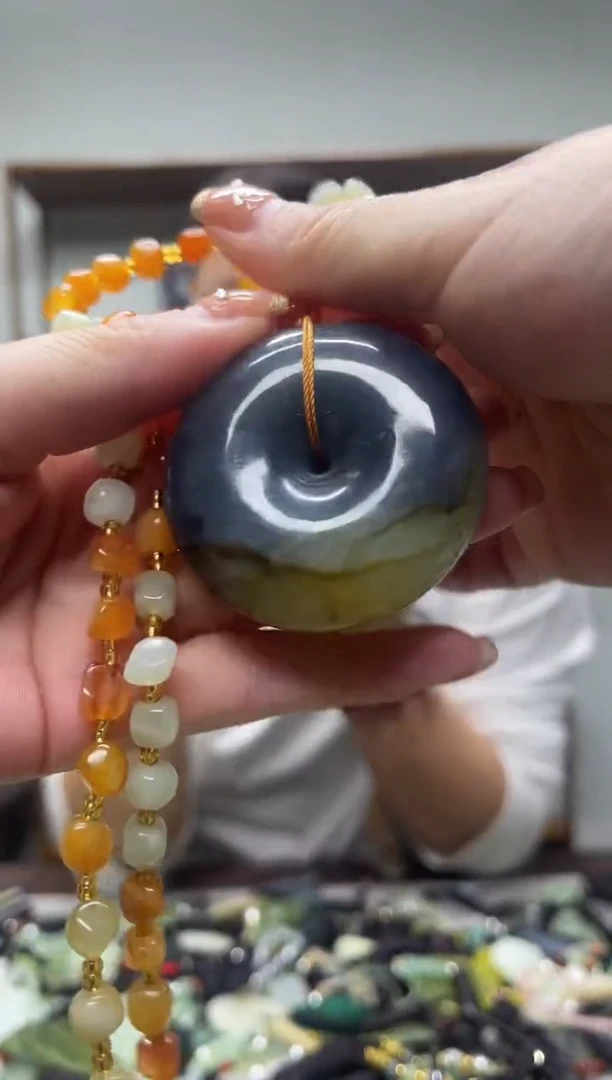 未镶嵌岫玉吊坠·