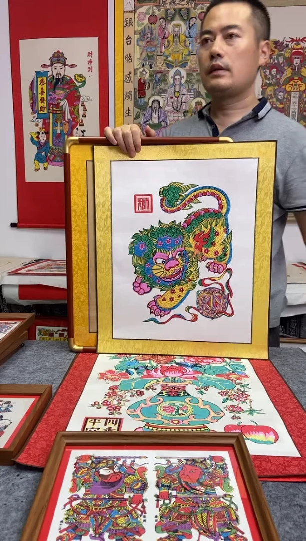 孙**_画心狮子绣球手工制作精品