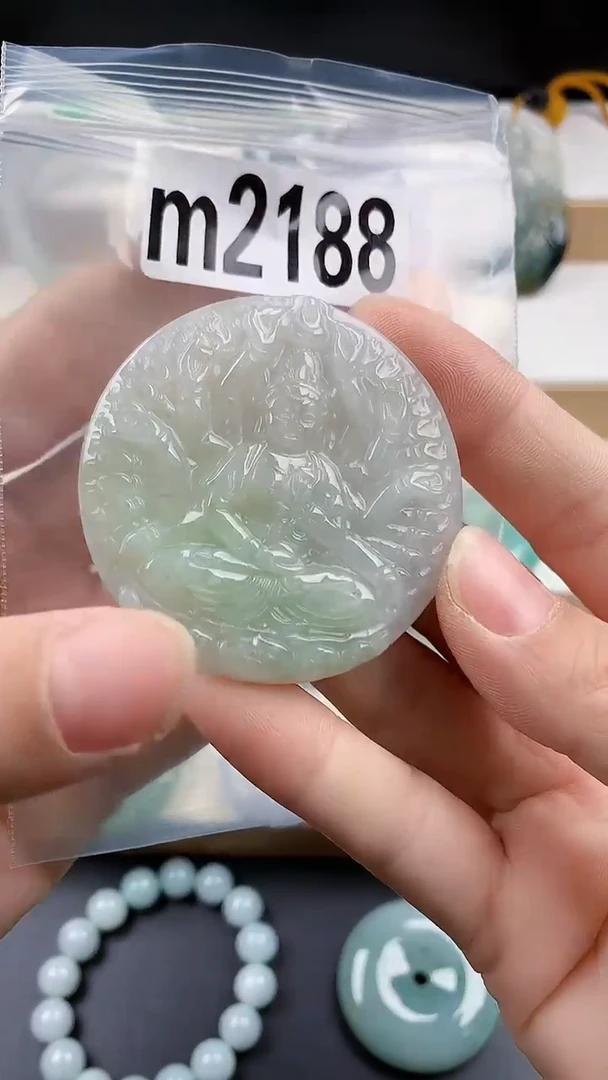 颈饰未镶嵌翡翠天然翡翠吊坠挂件