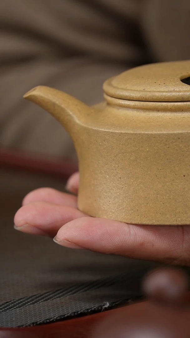 【闪购商品】紫砂茶壶牛盖金黄段