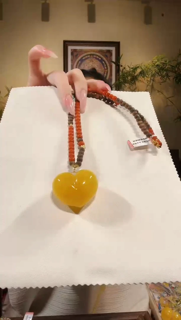 琥珀颈饰未镶嵌项链
