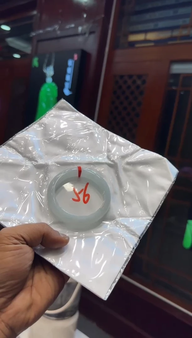 未镶嵌手镯翡翠手镯