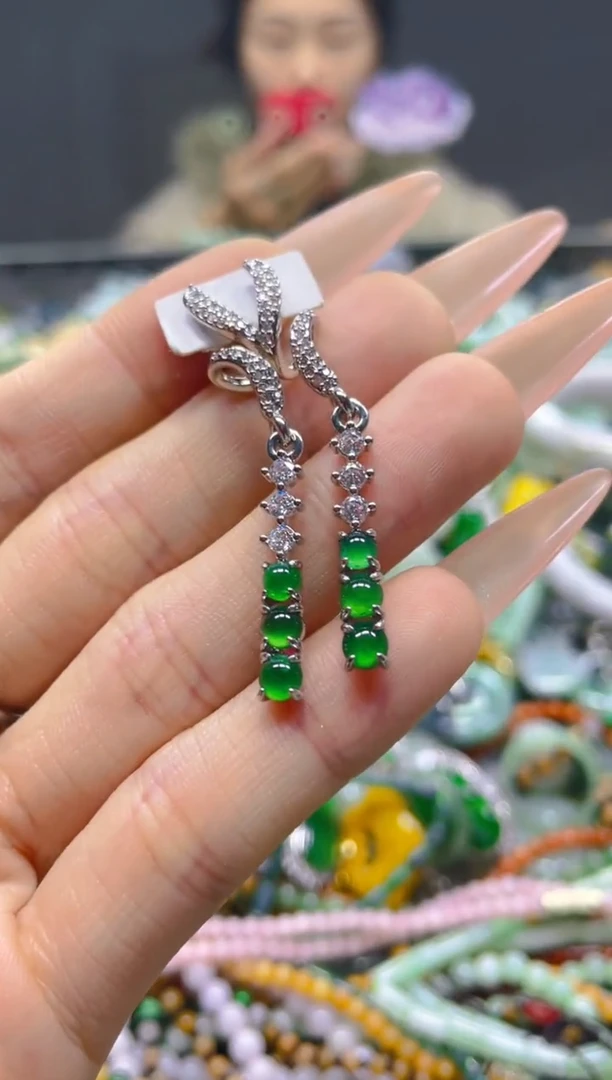 颈饰未镶嵌翡翠/W/翡翠A货，一件也是批发价