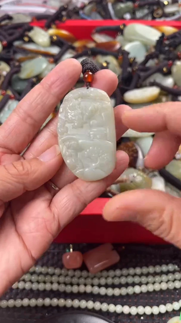 【闪购商品】和田玉颈饰未镶嵌多样性发货没有证书拍一发一有瑕