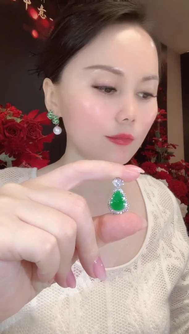 吊坠(不含链)18K金镶嵌翡翠A49