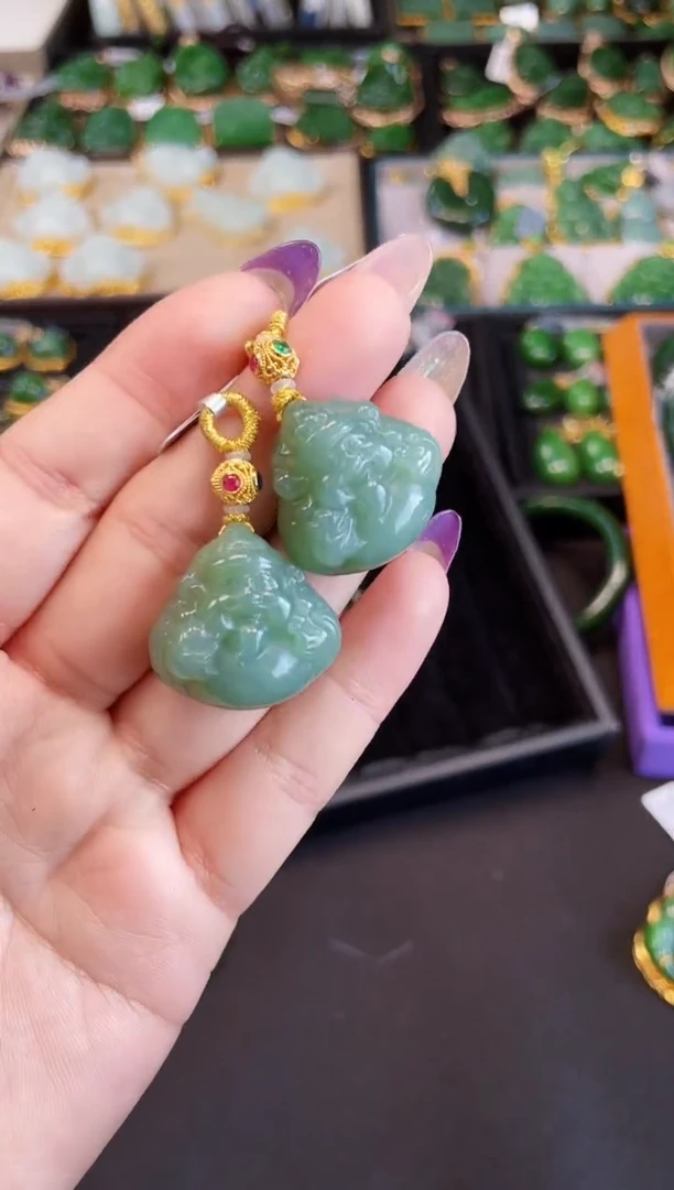 【闪购商品】和田玉吊坠18K金镶嵌多样性发一