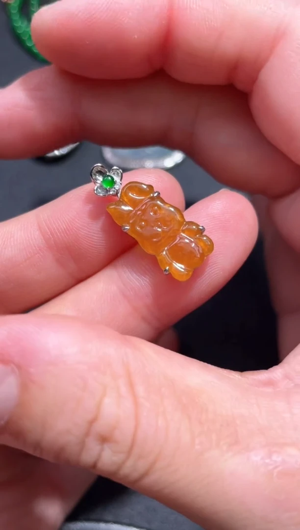 颈饰18K金镶嵌翡翠9