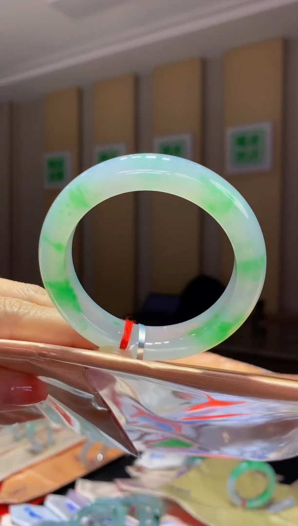 未镶嵌手镯翡翠-C91 圈口51.6 全款241万 定金2万