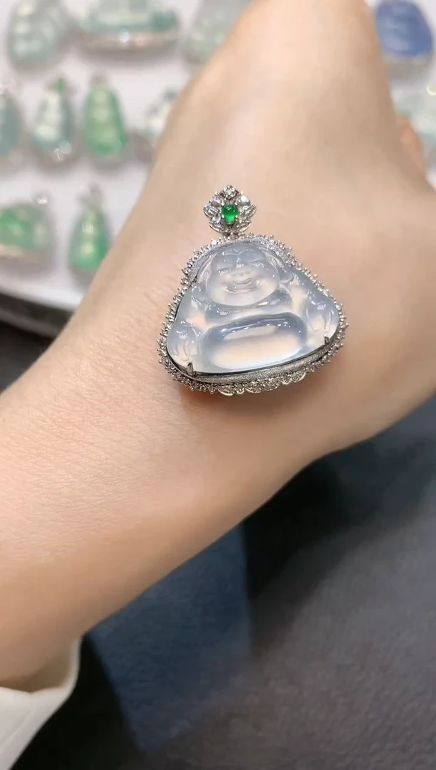 【闪购商品】翡翠吊坠(不含链)18K金镶嵌C22