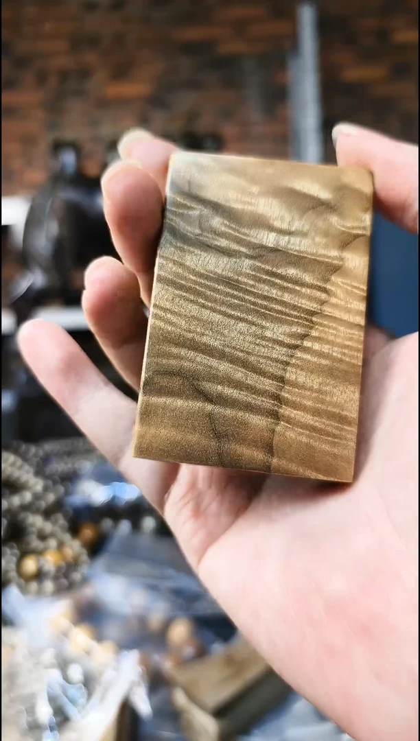 【闪购商品】金丝楠无事牌手把件