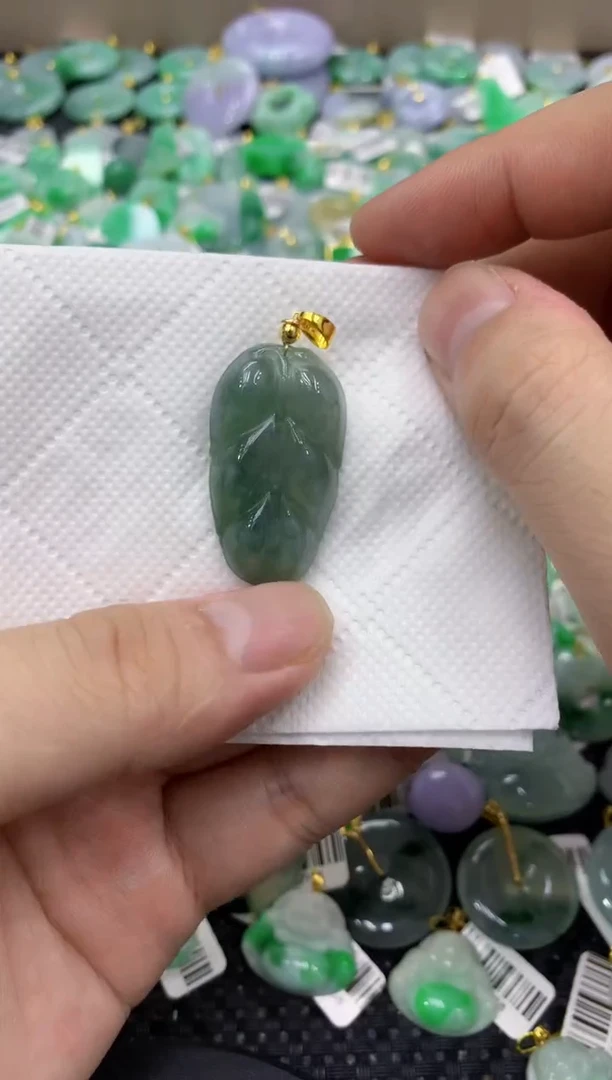 颈饰未镶嵌翡翠天然缅甸翡翠A货