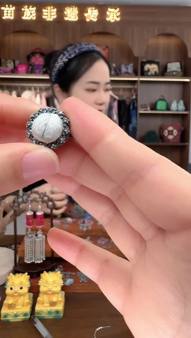 【闪购商品】织绣扶光苗绣传承17