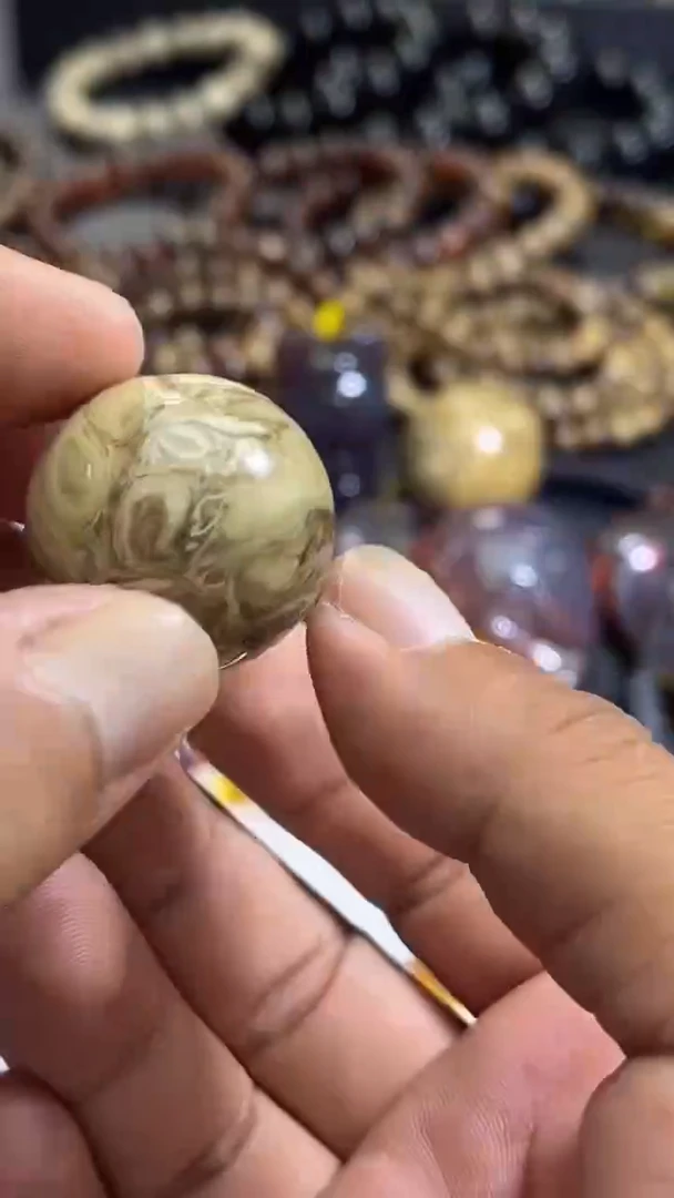 裸石琥珀未镶嵌67