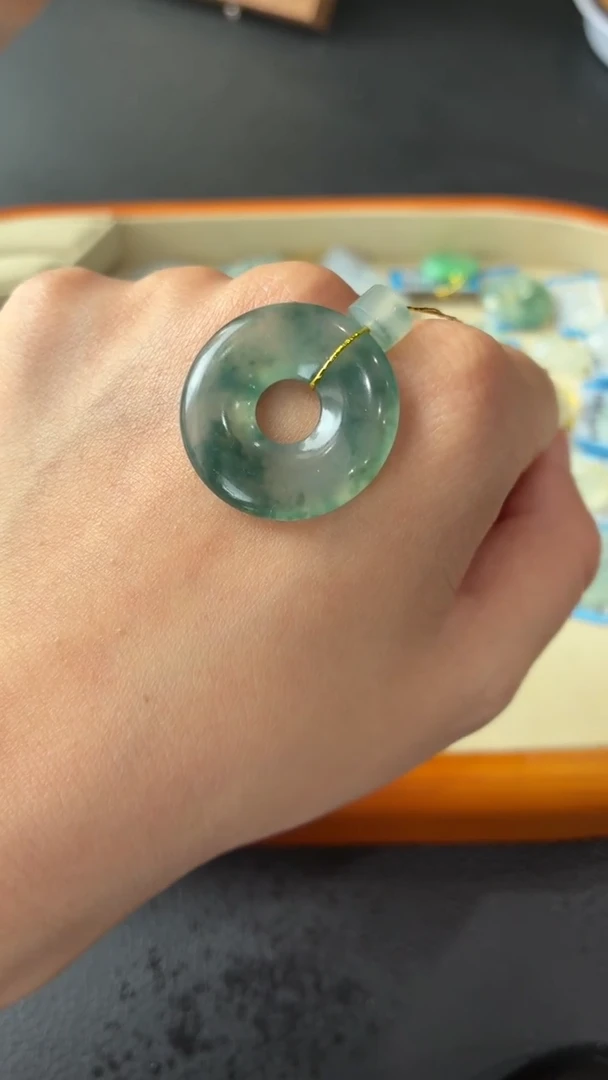 定制翡翠未镶嵌Q681